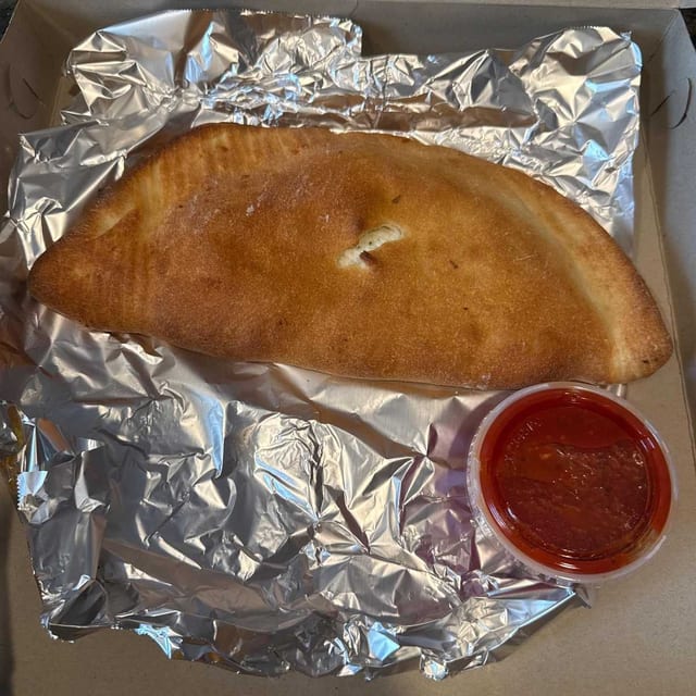 The Basic Traditional Calzone.